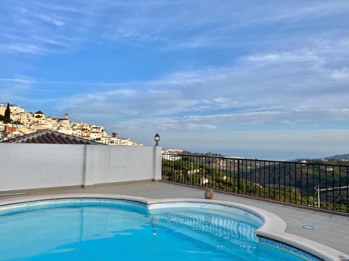 Casa La Aguanosa Con Piscina Y Vistas Al Mar Apartment Frigiliana Bagian luar foto